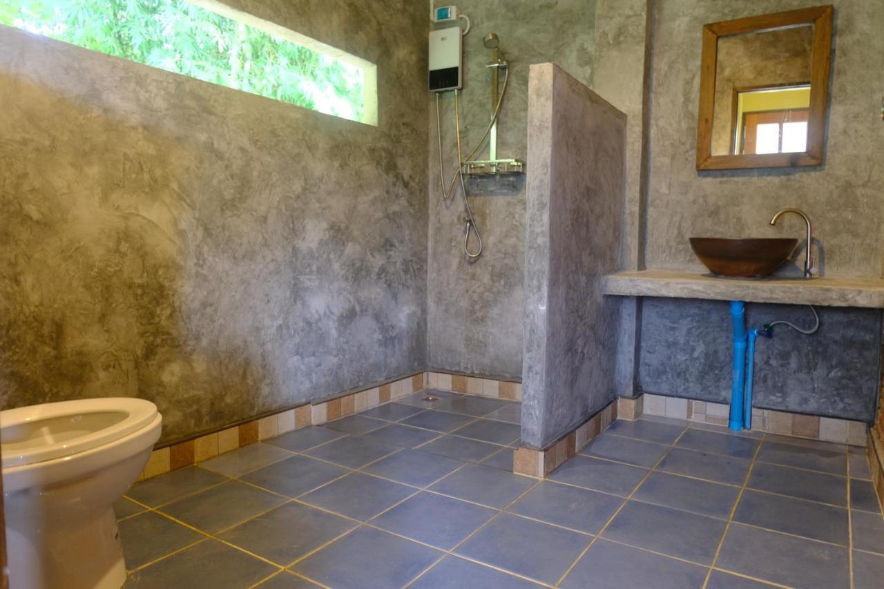 Monkey Mansion - Jungalows & Tours Khao Sok National Park ภายนอก รูปภาพ