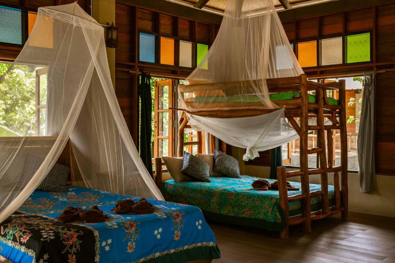 Monkey Mansion - Jungalows & Tours Khao Sok National Park ภายนอก รูปภาพ