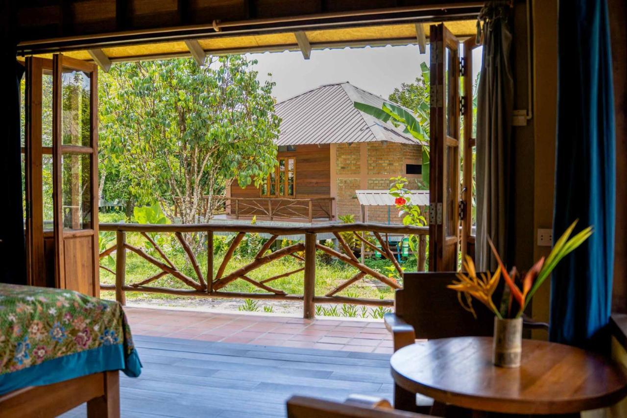 Monkey Mansion - Jungalows & Tours Khao Sok National Park ภายนอก รูปภาพ