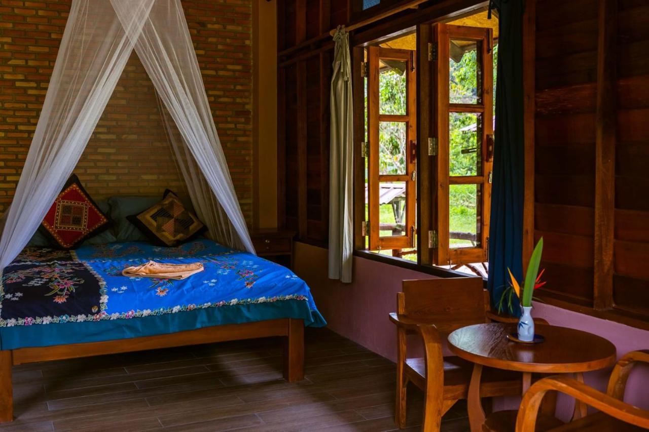 Monkey Mansion - Jungalows & Tours Khao Sok National Park ภายนอก รูปภาพ