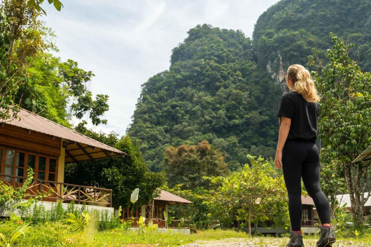 Monkey Mansion - Jungalows & Tours Khao Sok National Park ภายนอก รูปภาพ