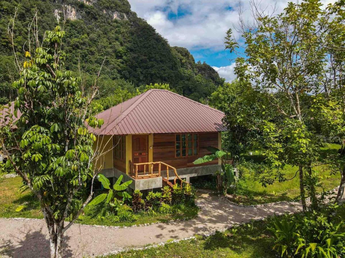 Monkey Mansion - Jungalows & Tours Khao Sok National Park ภายนอก รูปภาพ