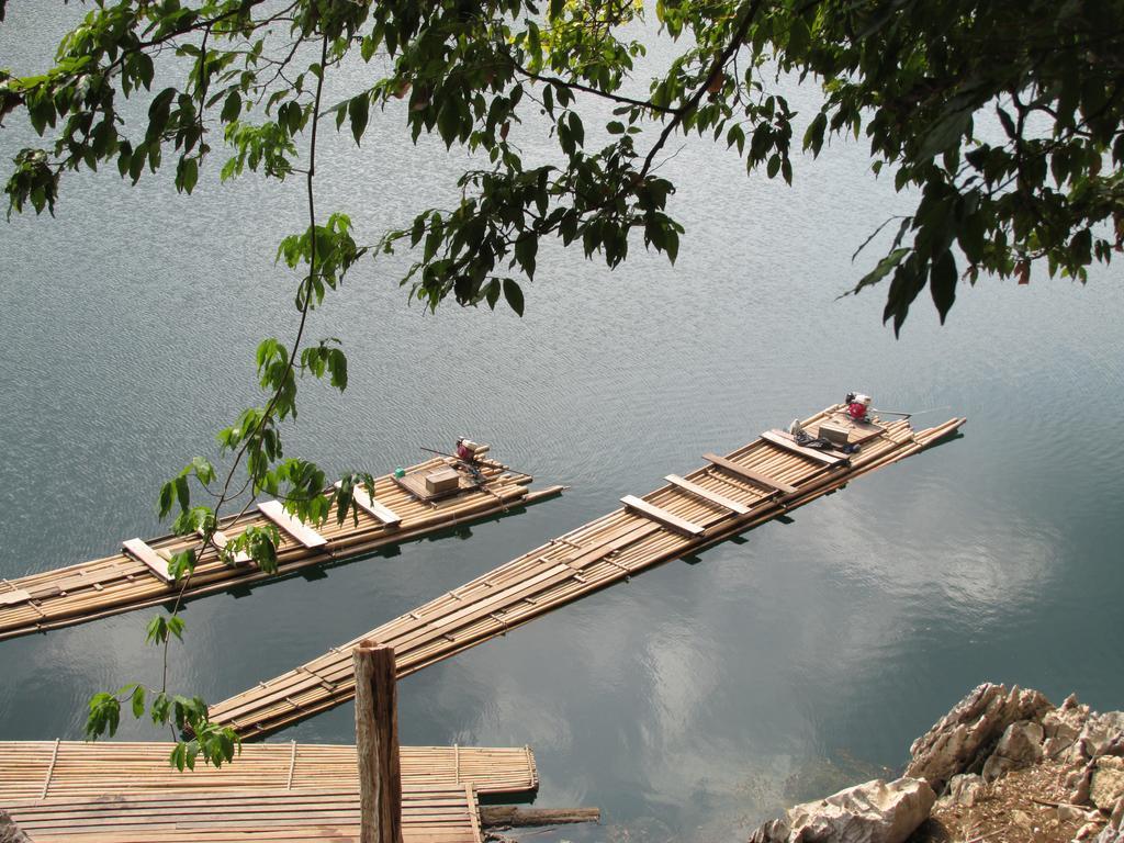 Monkey Mansion - Jungalows & Tours Khao Sok National Park ภายนอก รูปภาพ
